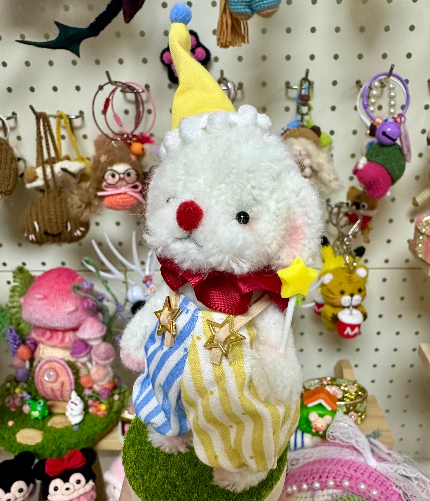 Pipe Cleaner/Twist Stick- White Dog with Fabric Outfit/Clown(10 cm/4 inch)