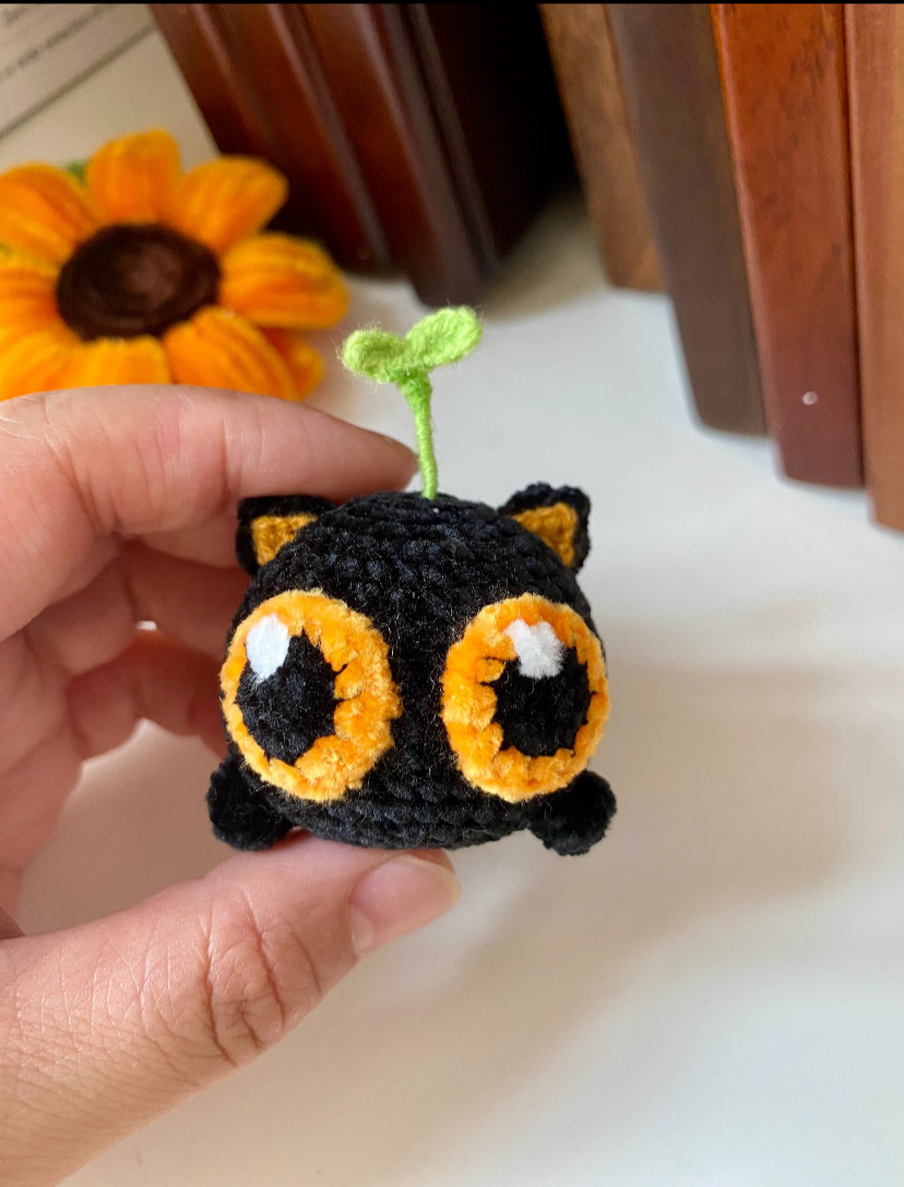 Crochet Black Cat with Fish Pot(4*7 cm/1.6*2.8 inch)
