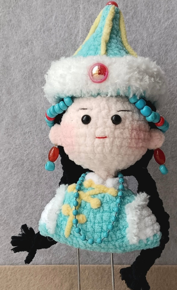 Crochet Minority Girl(8 cm/3.1 inch)