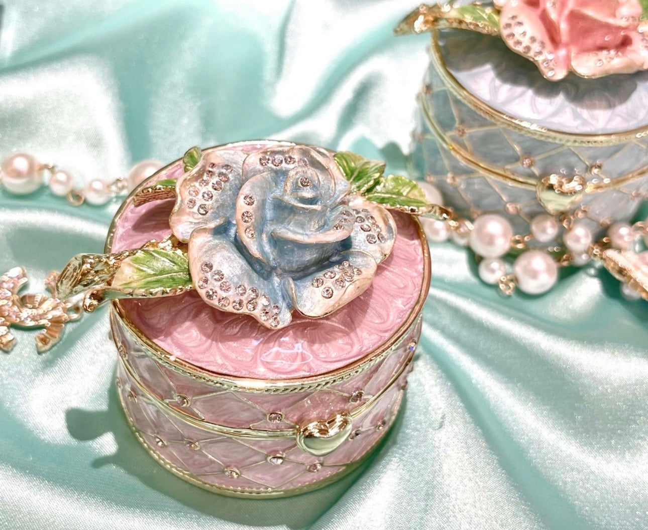 Hand Enameled Jewelry Box- Flower Box(6*6 cm/2.4*2.4 inch; 0.3 kg/10.6 oz)