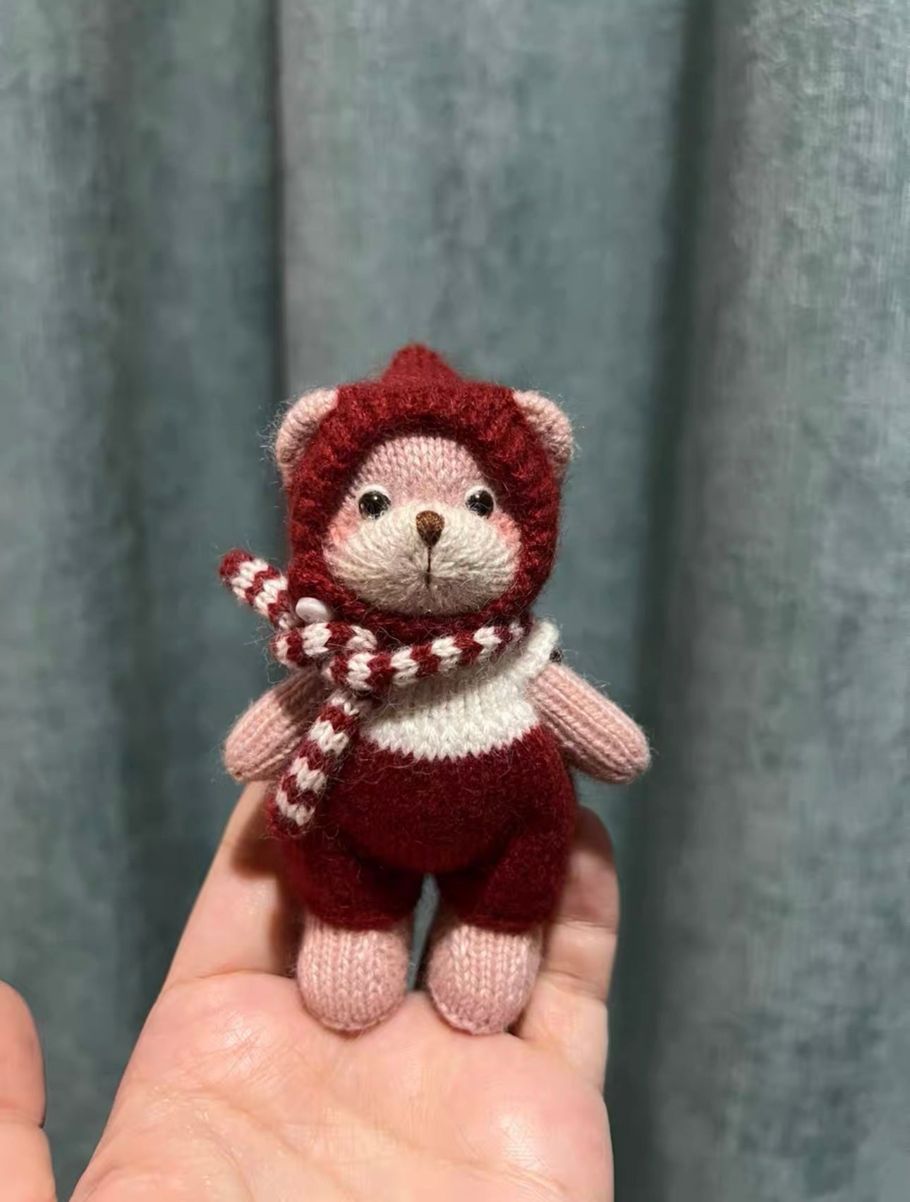 Knitted Bear with Red&White Scarf(9 cm/3.5 inch)