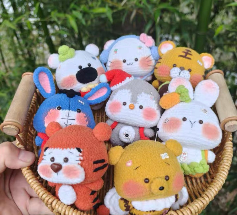 Crochet Animals/Tigger/Tiger/WinneThePool/Elephant/Capybara/Eeyore/Bunny with Headphone(7 cm/2.8 inch)
