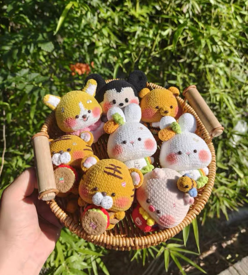 Crochet Animals/Tigger/Tiger/WinneThePool/Elephant/Capybara/Eeyore/Bunny with Headphone(7 cm/2.8 inch)