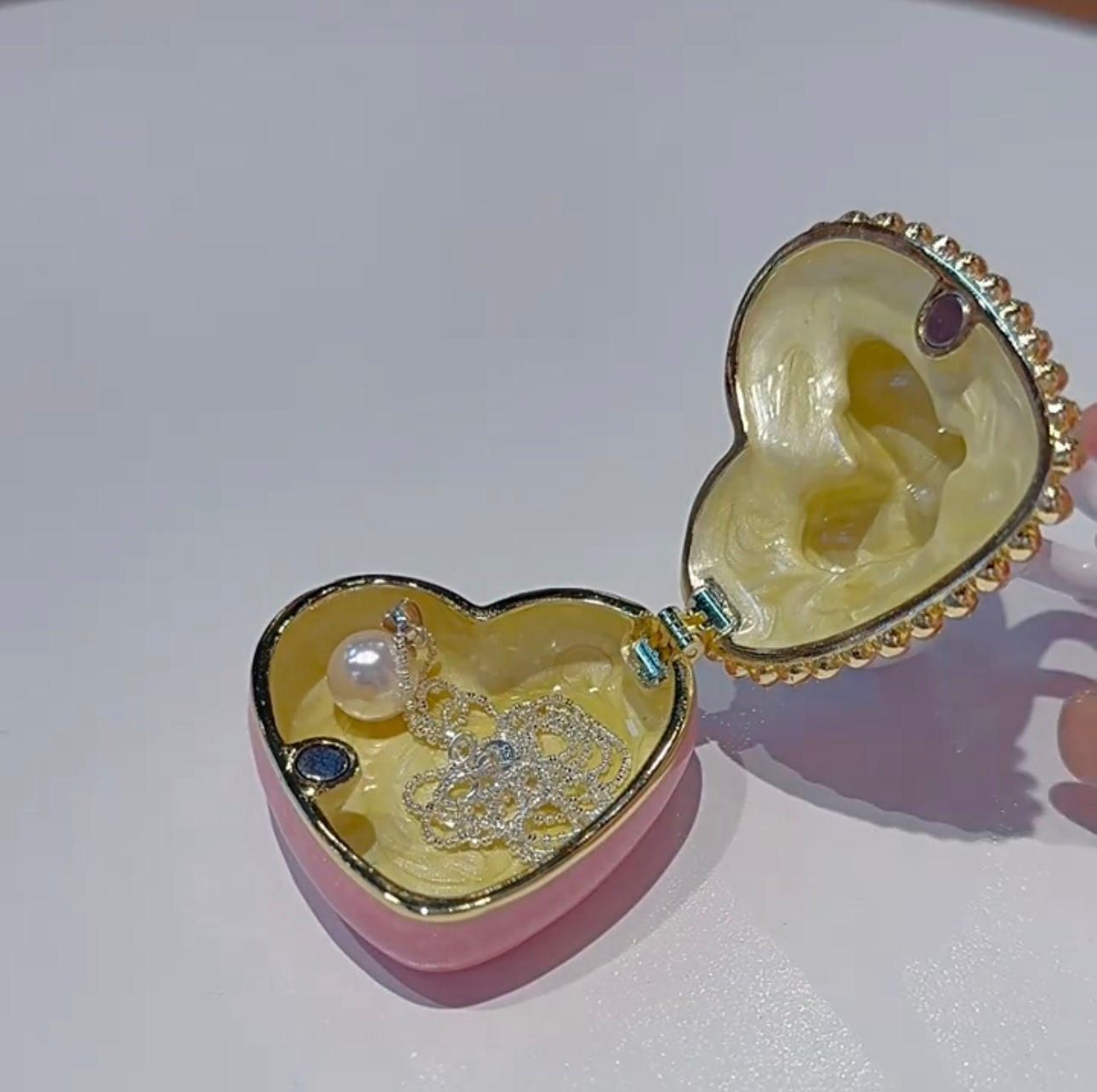 Hand Enameled Jewelry Box- Pair of Swan/Heart Shape Box(5*5*6 cm/2*2*2.4 inch)