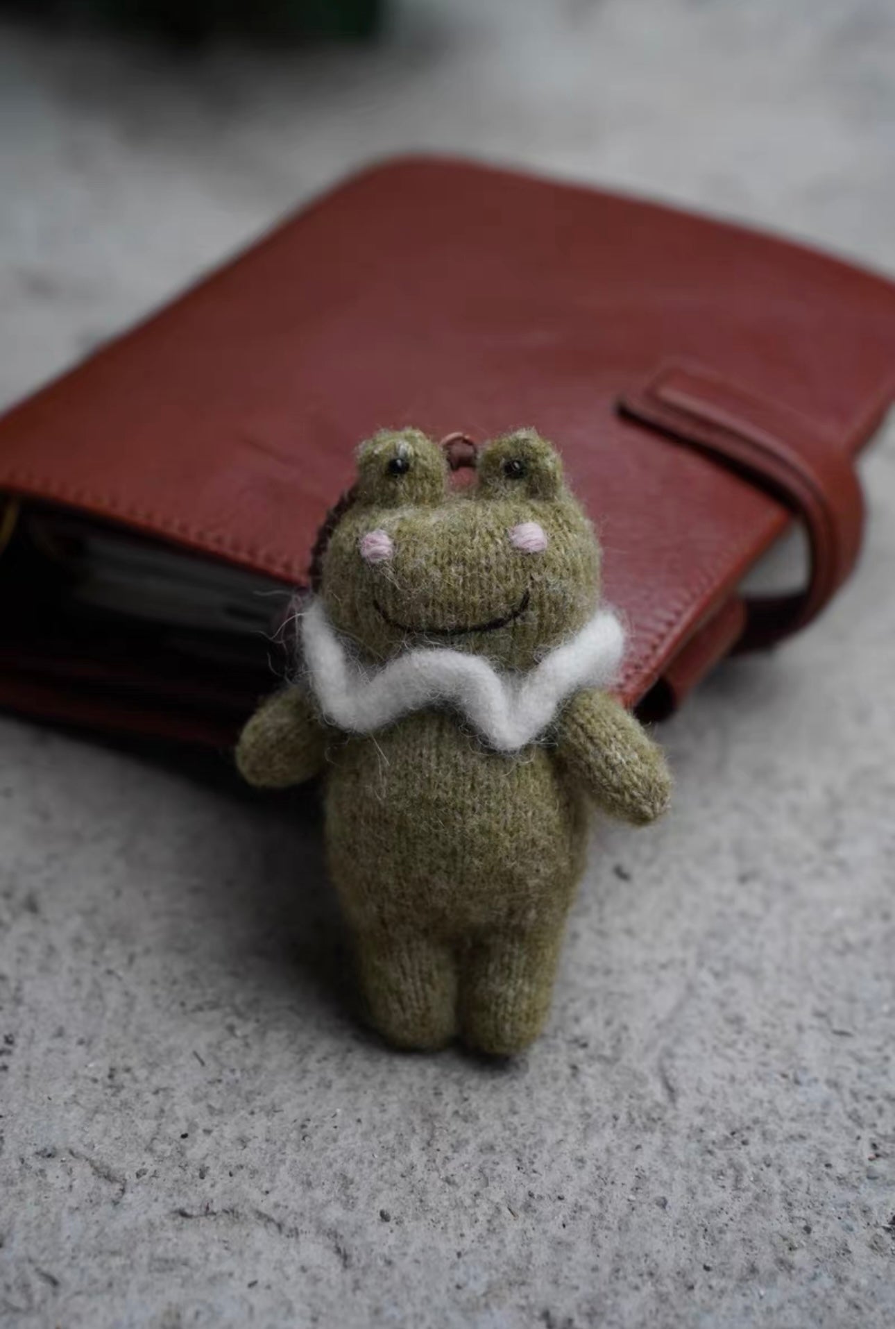 Knitted Frog with Scarf(8 cm/3.1 inch)
