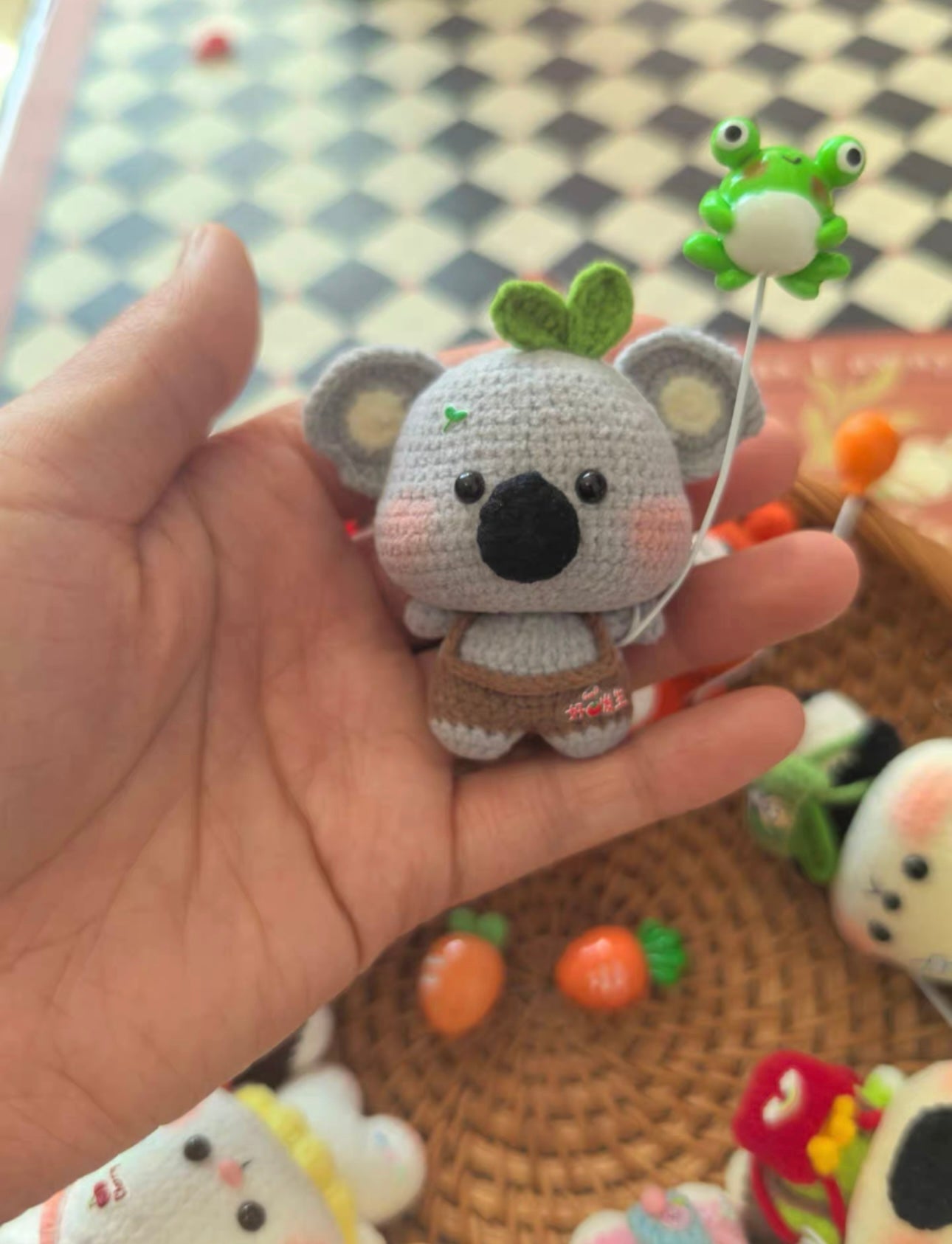 Crochet Mini Animals/Cat with Headphone/Mouse with Headphone/Chicken with Ice Cream/Eeyore/Panda/White Bear(6~7 cm/2.4~2.8 inch)