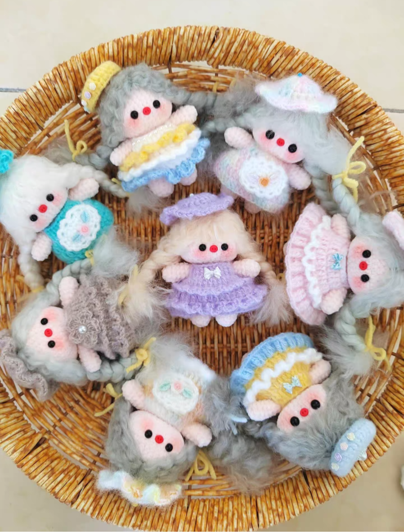Crochet Magnetic Pig Girl/Head and Body can be Separated (Smell: 7 cm/2.8 inch;Medium: 11 cm/4.3 inch)