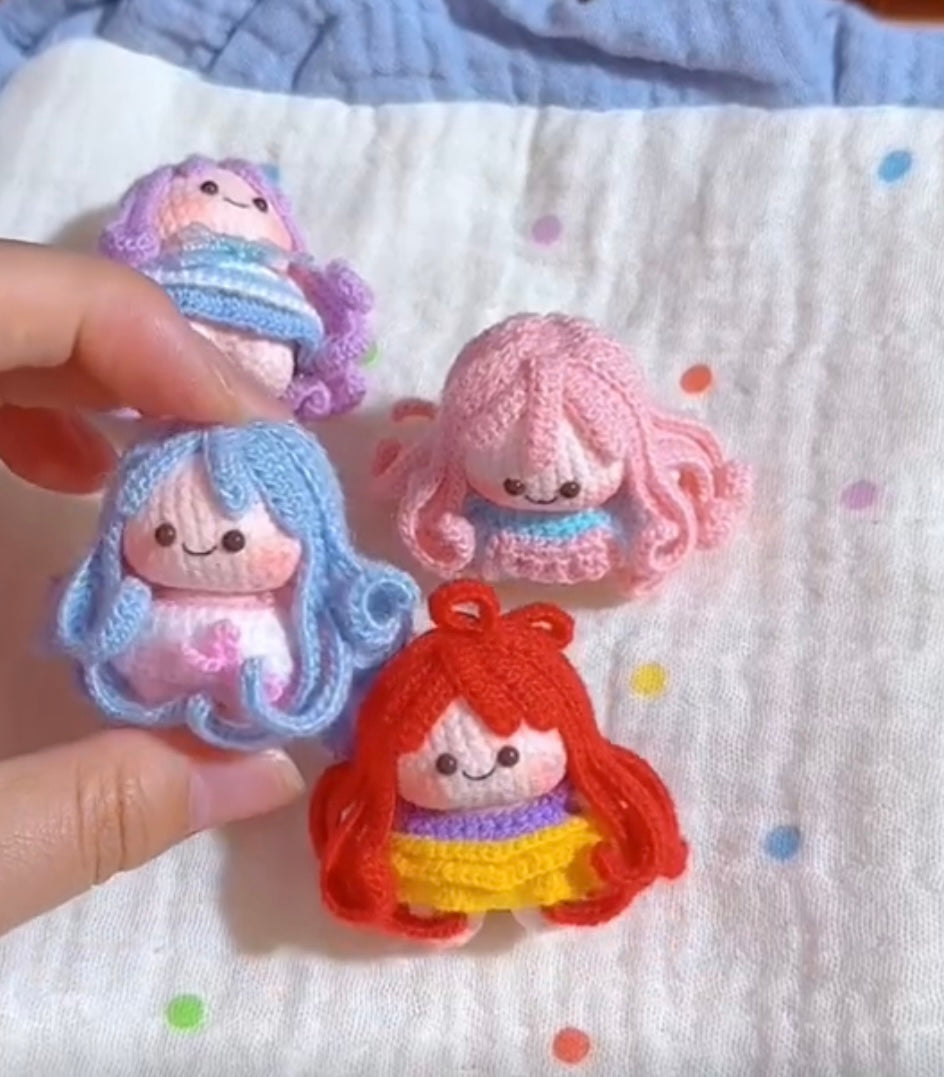 Crochet Magnetic Mini Girl/Head and Body can be Separated/Micro Crochet(4 cm/1.6 inch)