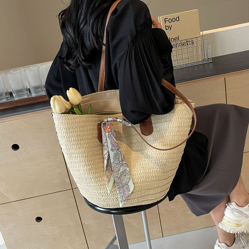 Shoulder Bag(Top: 45 cm/17.7 inch; Bottom: 23 cm/9 inch; Height: 29cm/11.4 inch; Strap Height: 32 cm/12.6 inch)