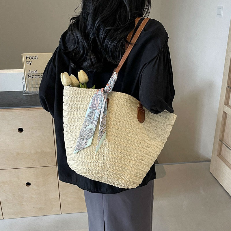 Shoulder Bag(Top: 45 cm/17.7 inch; Bottom: 23 cm/9 inch; Height: 29cm/11.4 inch; Strap Height: 32 cm/12.6 inch)
