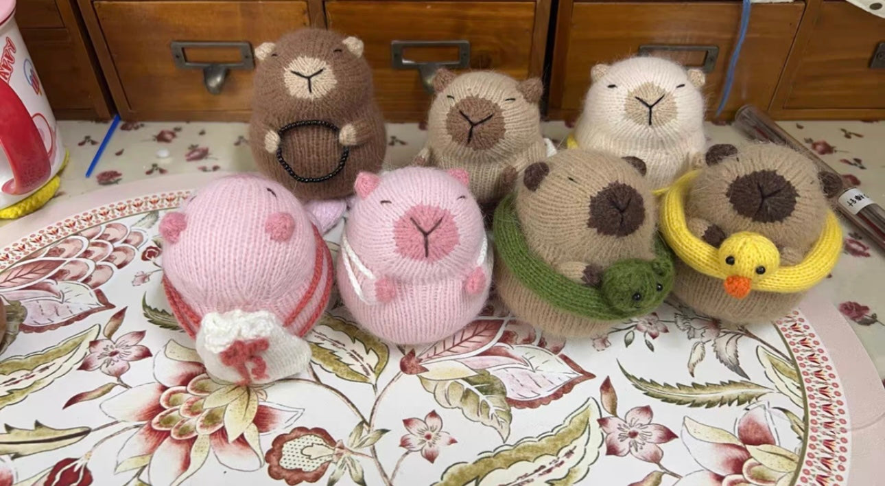 Knitted Capybara(6 cm/2.4 inch)