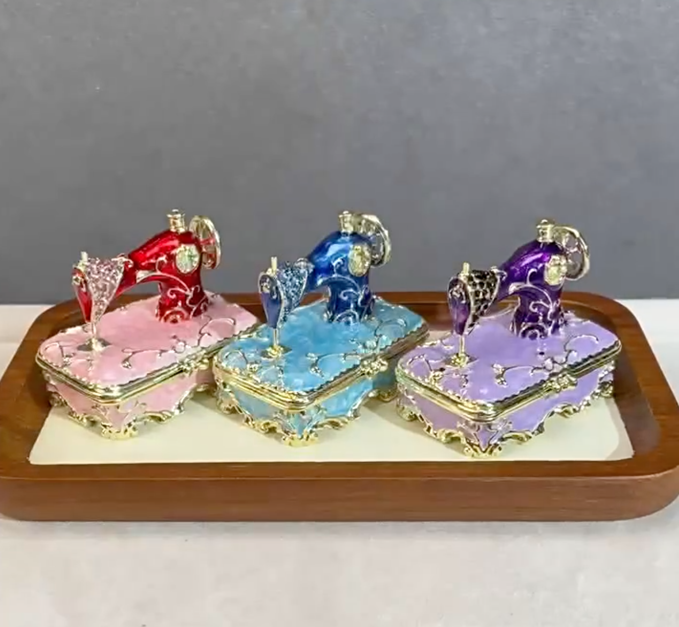 Hand Enameled Jewelry Box- Sewing Machine(5.5*4*5 cm/2.2*1.6*2 inch)