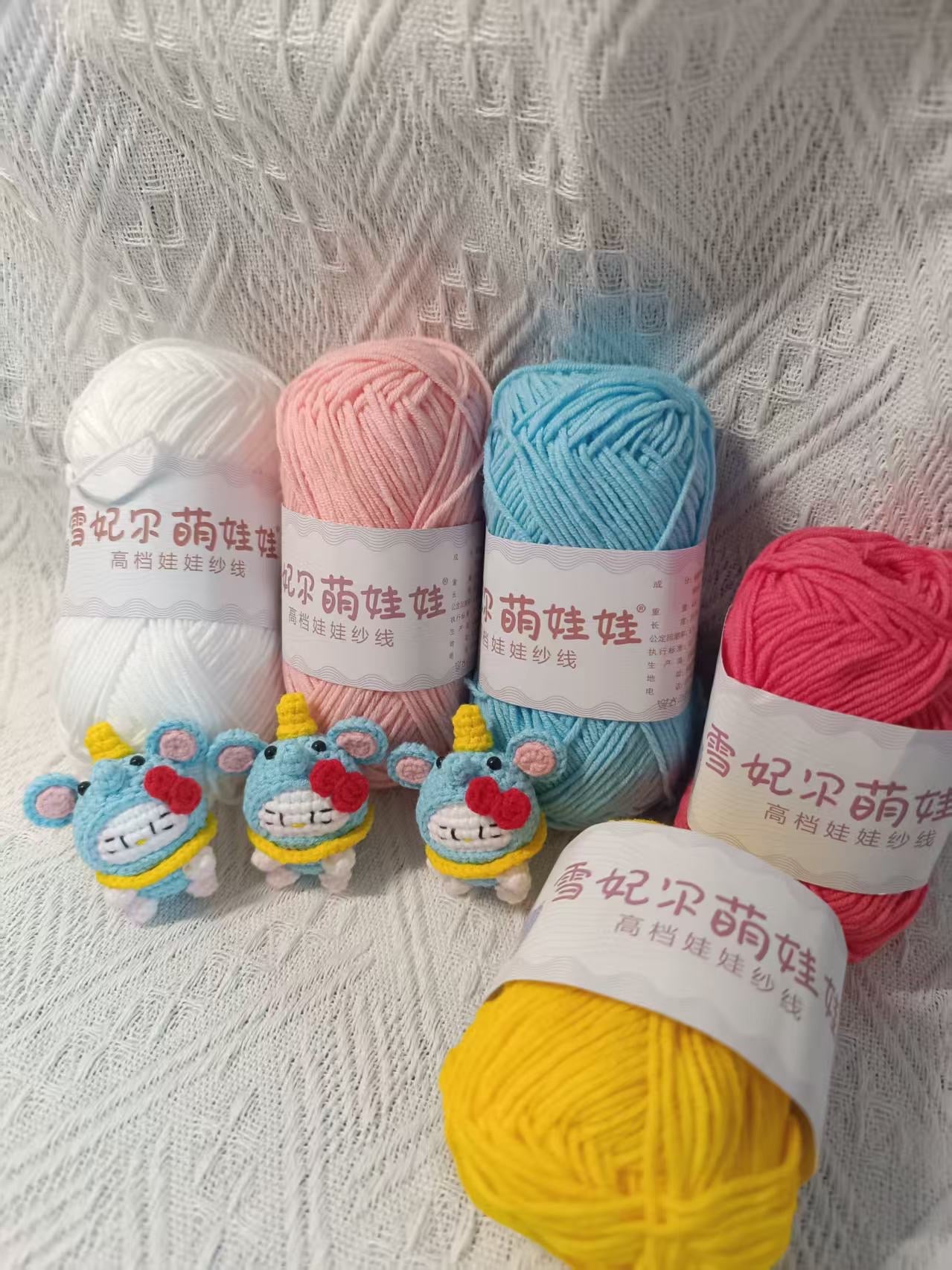 Crochet Mini Hello Kitty with Hat