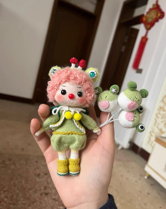 Crochet Mini Girl with Bag and Balloon*3/Micro Crochet(14 cm/5.5 inch)