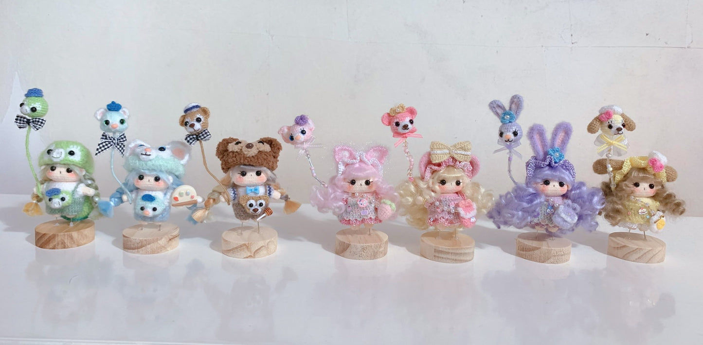 Crochet Magnetic Mini Girl with Toy/Head and Body can be Separated(6 cm/2.4 inch)