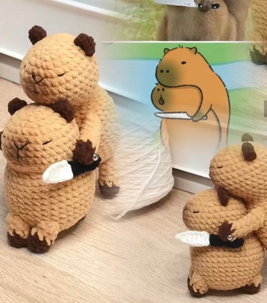 Crochet Capybara with Knife(10 cm/3.9 inch)