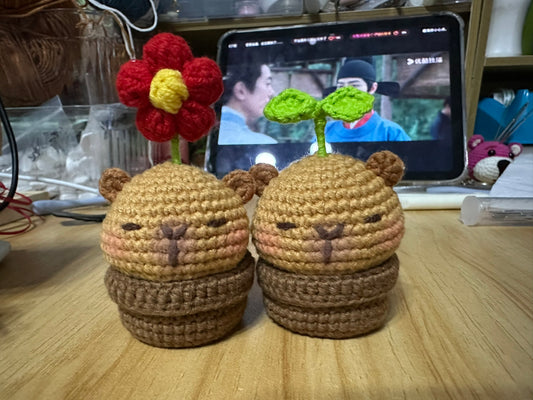 Crochet Capybara Plant/Bud/Red Flower(4.5 cm/1.8 inch for Capybara and Pot;8 cm/3 inch including flowers/Buds)