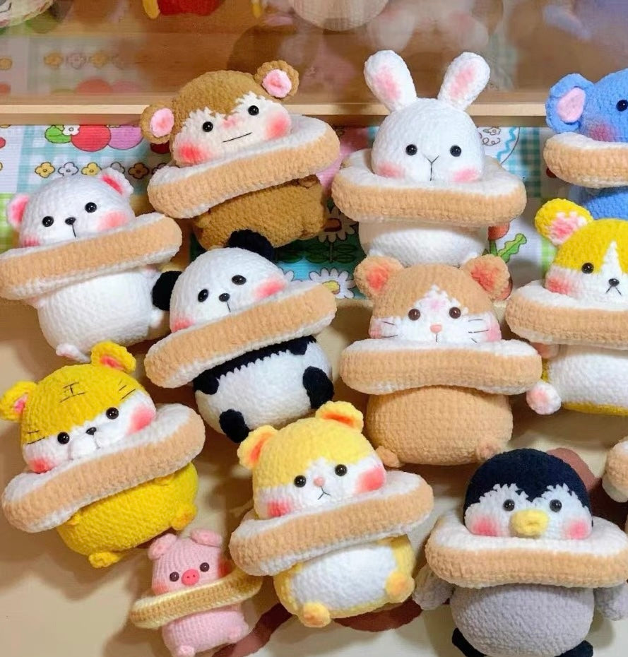 Crochet Mini Monkey/Pig/Tiger/Bunny/Elephant/Panda/Bear/Mouse/Dog with Bread Scarf(5~7 cm/2~2.7 inch)