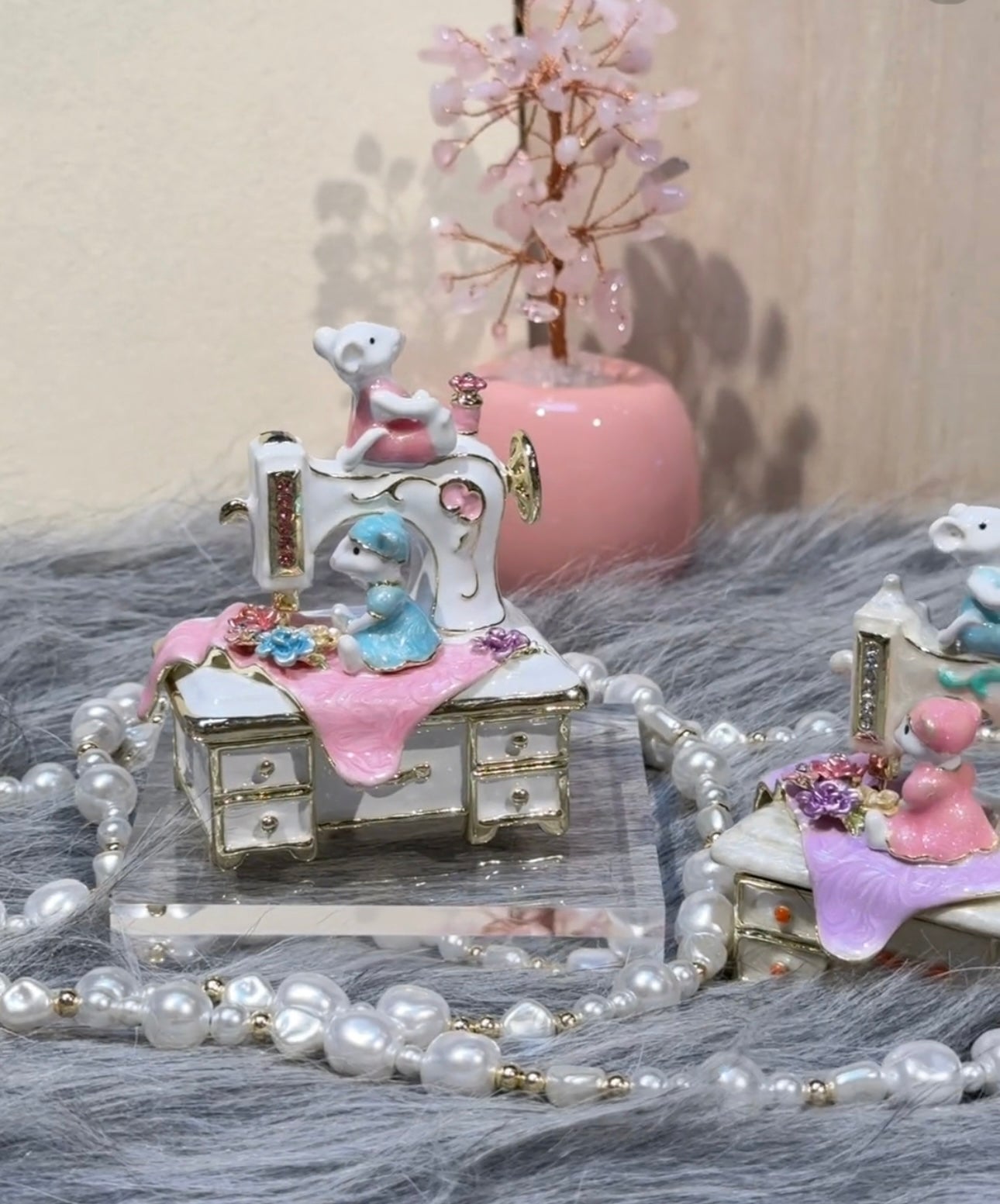 Hand Enameled Jewelry Box- Sewing Machine with Little Mouses(6.5*4.5*7.5 cm/2.6*1.8*3 inch)