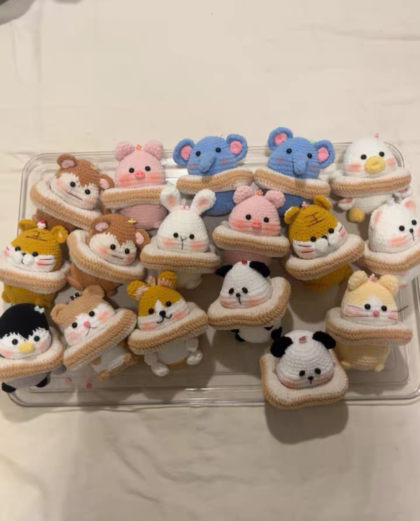 Crochet Mini Monkey/Pig/Tiger/Bunny/Elephant/Panda/Bear/Mouse/Dog with Bread Scarf(5~7 cm/2~2.7 inch)