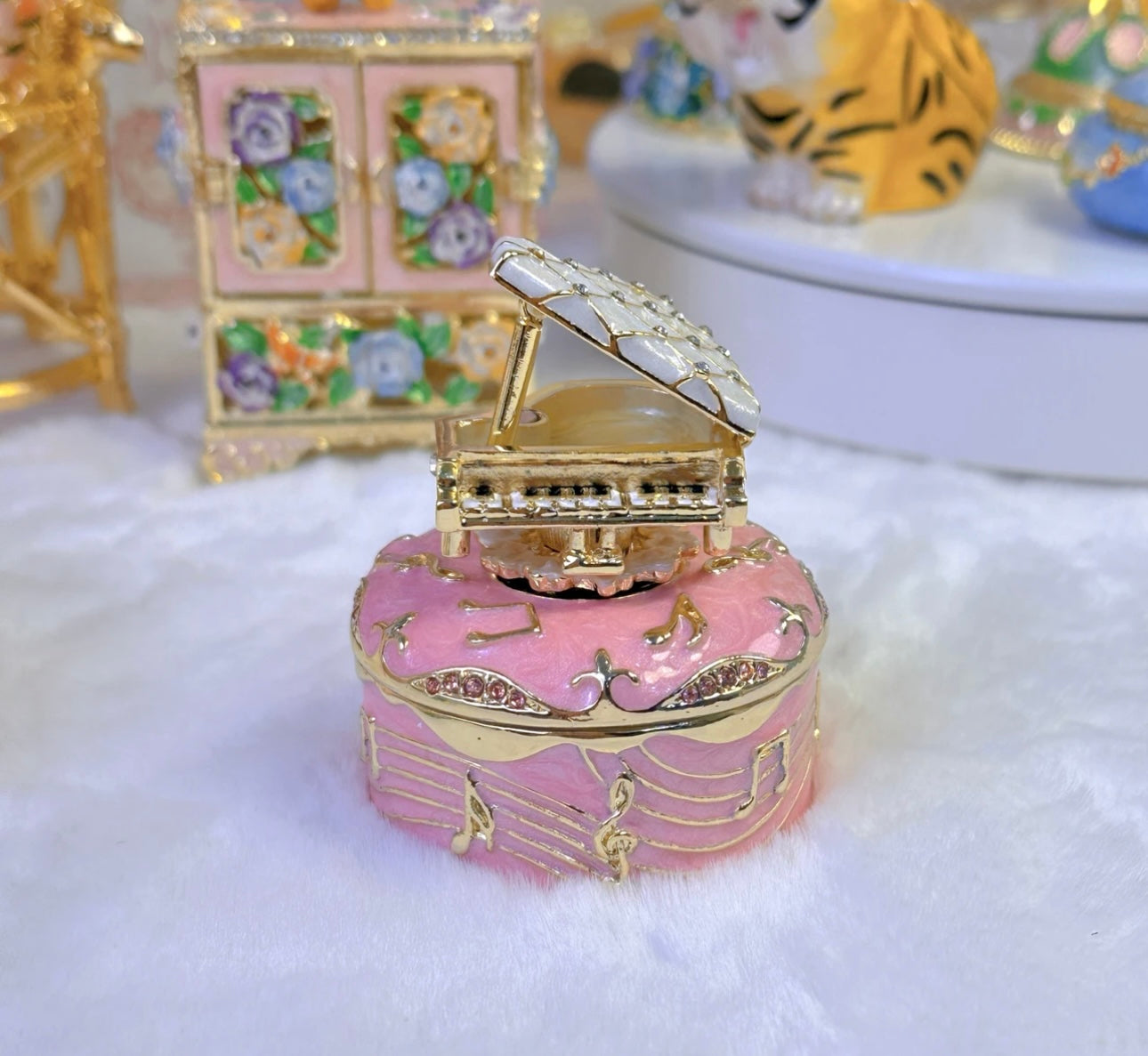 Hand Enameled Music Box- Gift Box/Piano(5.5*5.5*5.5 cm/2.2*2.2*2.2 inch)