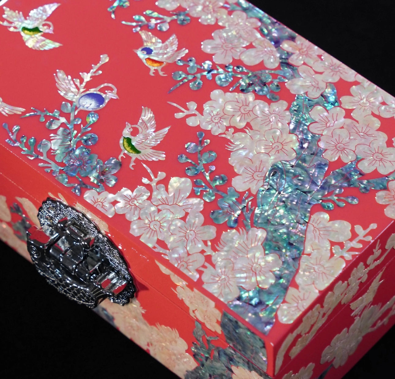 Mother of Pearl Wooden Jewelry Box- Birds and Flowers(18.2*11.2*8.6 cm/7.2*4.4*3.4 inch)