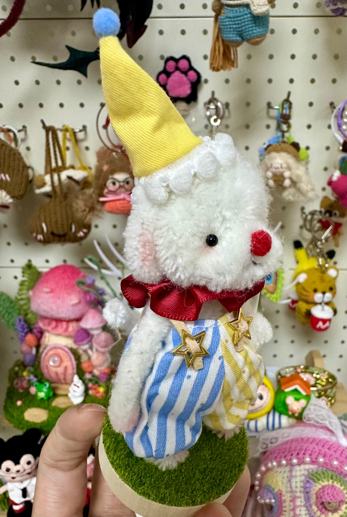Pipe Cleaner/Twist Stick- White Dog with Fabric Outfit/Clown(10 cm/4 inch)
