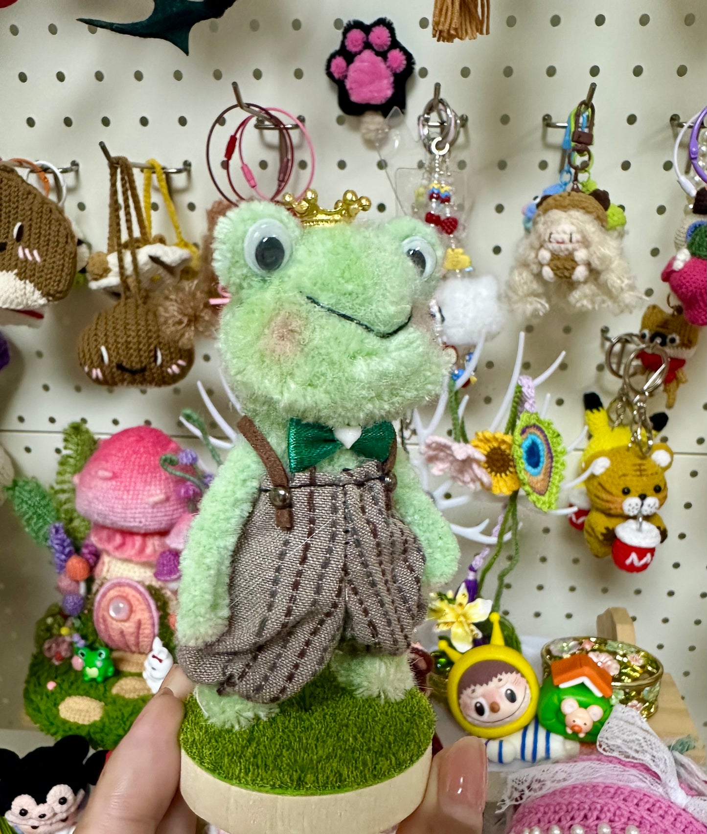 Pipe Cleaner/Twist Stick- Frog with Fabric Outfit(10 cm/4 inch)