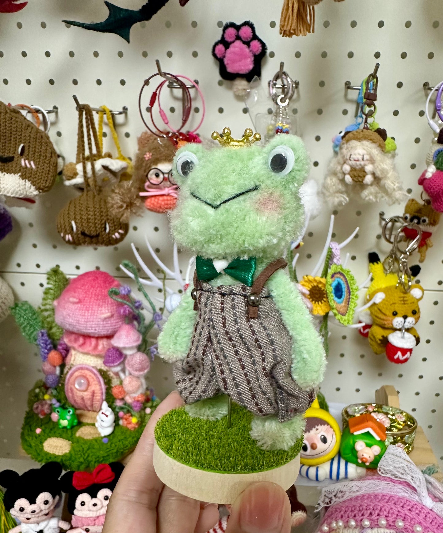 Pipe Cleaner/Twist Stick- Frog with Fabric Outfit(10 cm/4 inch)