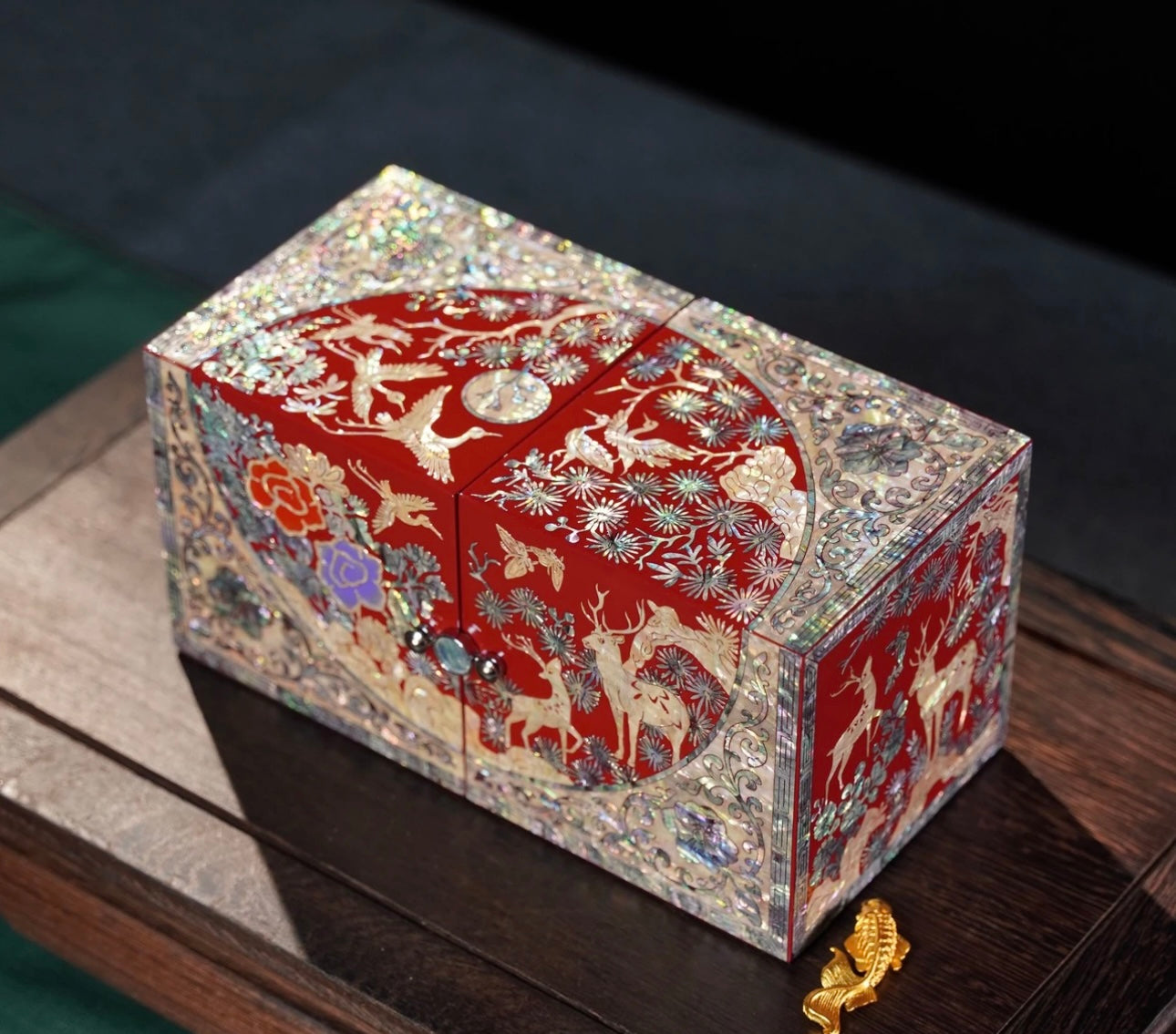 Mother of Pearl Wooden Jewelry Box- Deer and Crane(21*10.5*10.5 cm cm/8.3*4.1*4.1 inch)