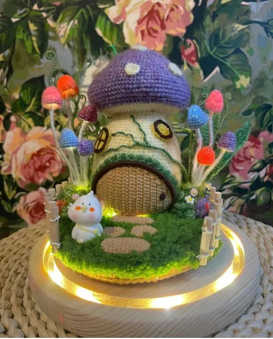 Crochet Purple House with Fence/Night Lamp