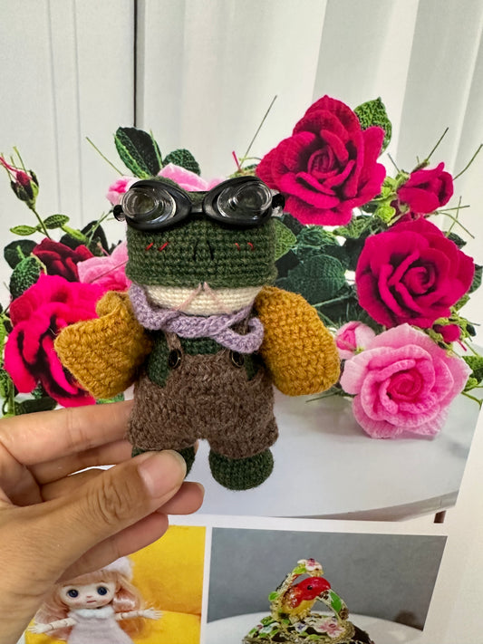 Crochet Frog with Outfit/Wool(11 cm/4.3 inch)