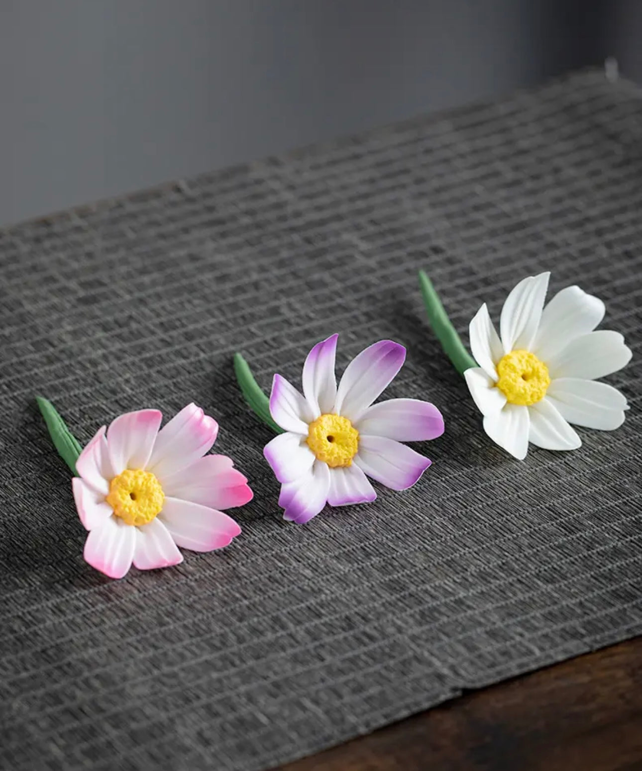 Ceramic Flower- Single Daisy(6.5*5*10 cm/2.6*2*3.9 inch)