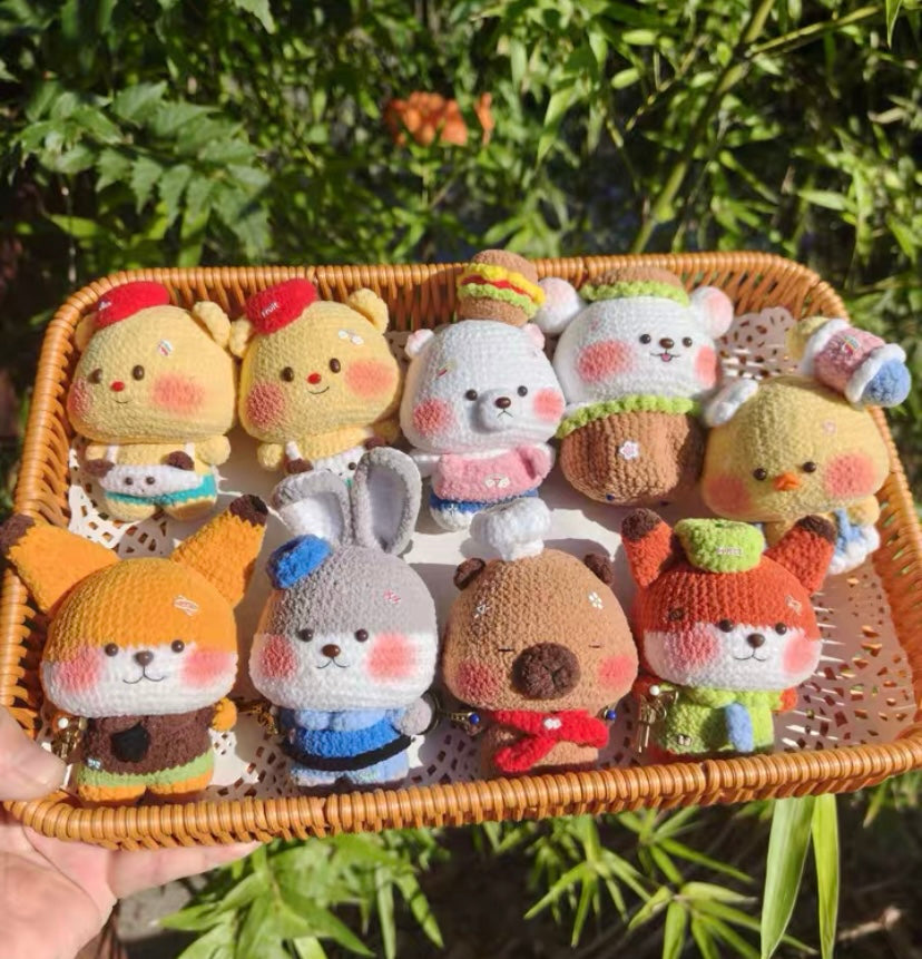 Crochet Animals/Tigger/Tiger/WinneThePool/Elephant/Capybara/Eeyore/Bunny with Headphone(7 cm/2.8 inch)