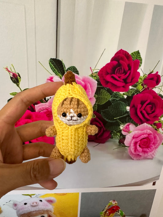 Crochet Cat inside Banaba Boat(8.5 cm/3.4 inch)