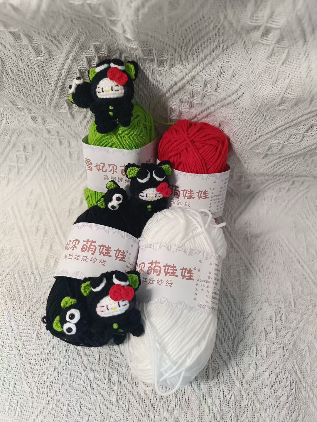 Crochet Mini Hello Kitty with Hat
