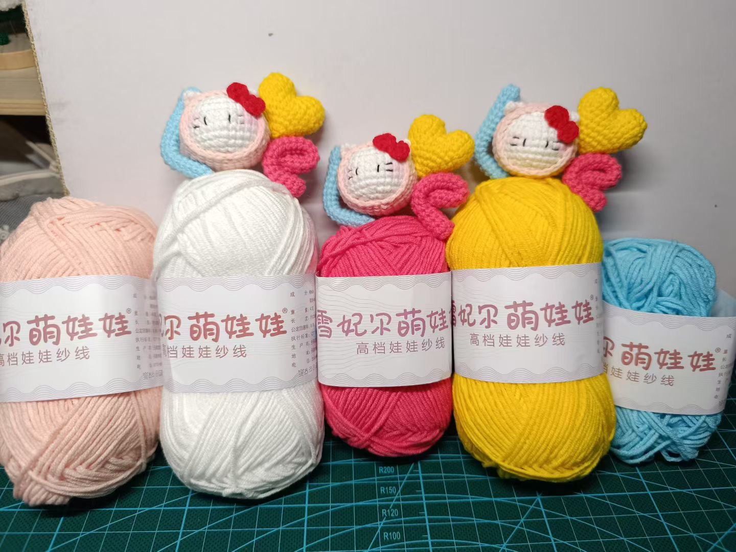 Crochet Mini Hello Kitty with Hat