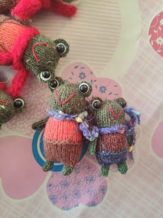 Knitted Frog with Suspender Trousers/Wool(7 cm/2.8 inch)