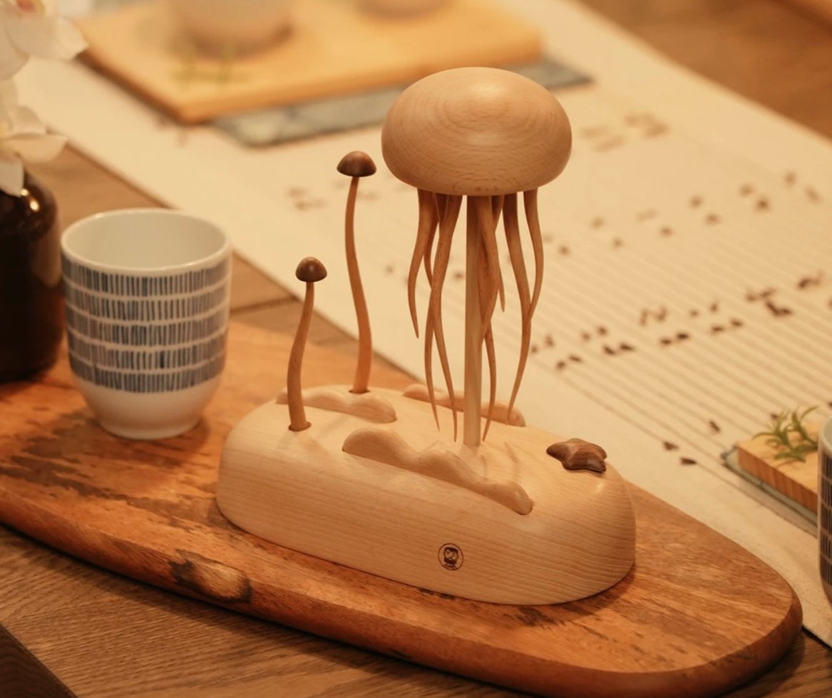 Wooden Mechanical Jellyfish(Black Walnut/Beech)