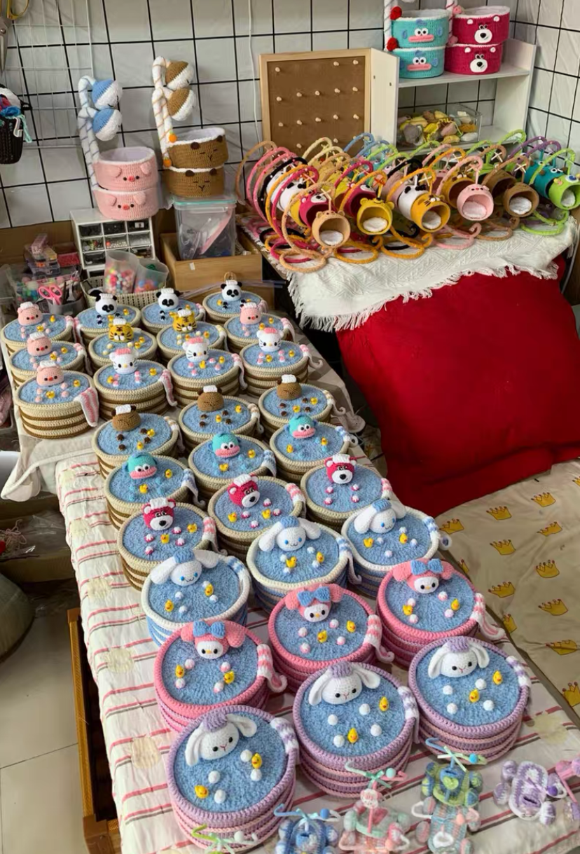 Crochet Animals with Bathtub/Storage Box/Tiger/Pig/Frog/Fishman/Capybara/Panda/Hello Kitty/Kuromi/Melody