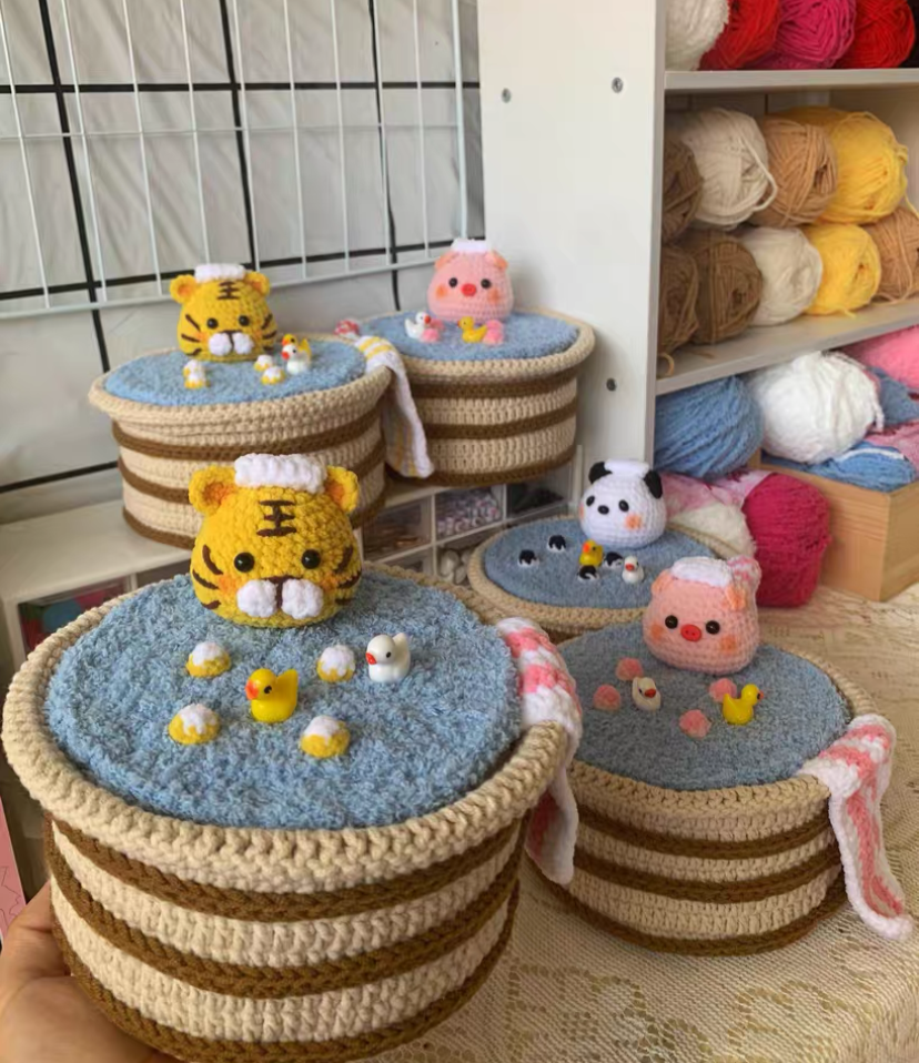 Crochet Animals with Bathtub/Storage Box/Tiger/Pig/Frog/Fishman/Capybara/Panda/Hello Kitty/Kuromi/Melody
