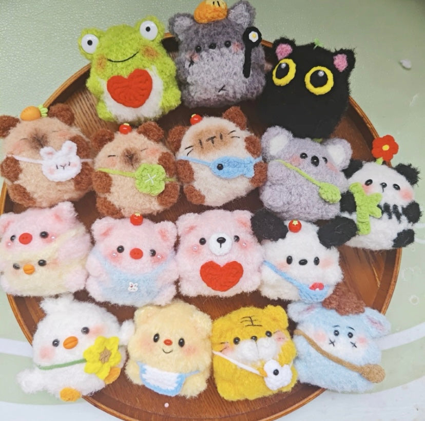 Crochet Animal/Panda/Bunny/Fox/WinniethePool/Tiger/Cat/Pig/Piglet/Fishman/Bear/Dog/Chicken/Capybara/hellokitty
