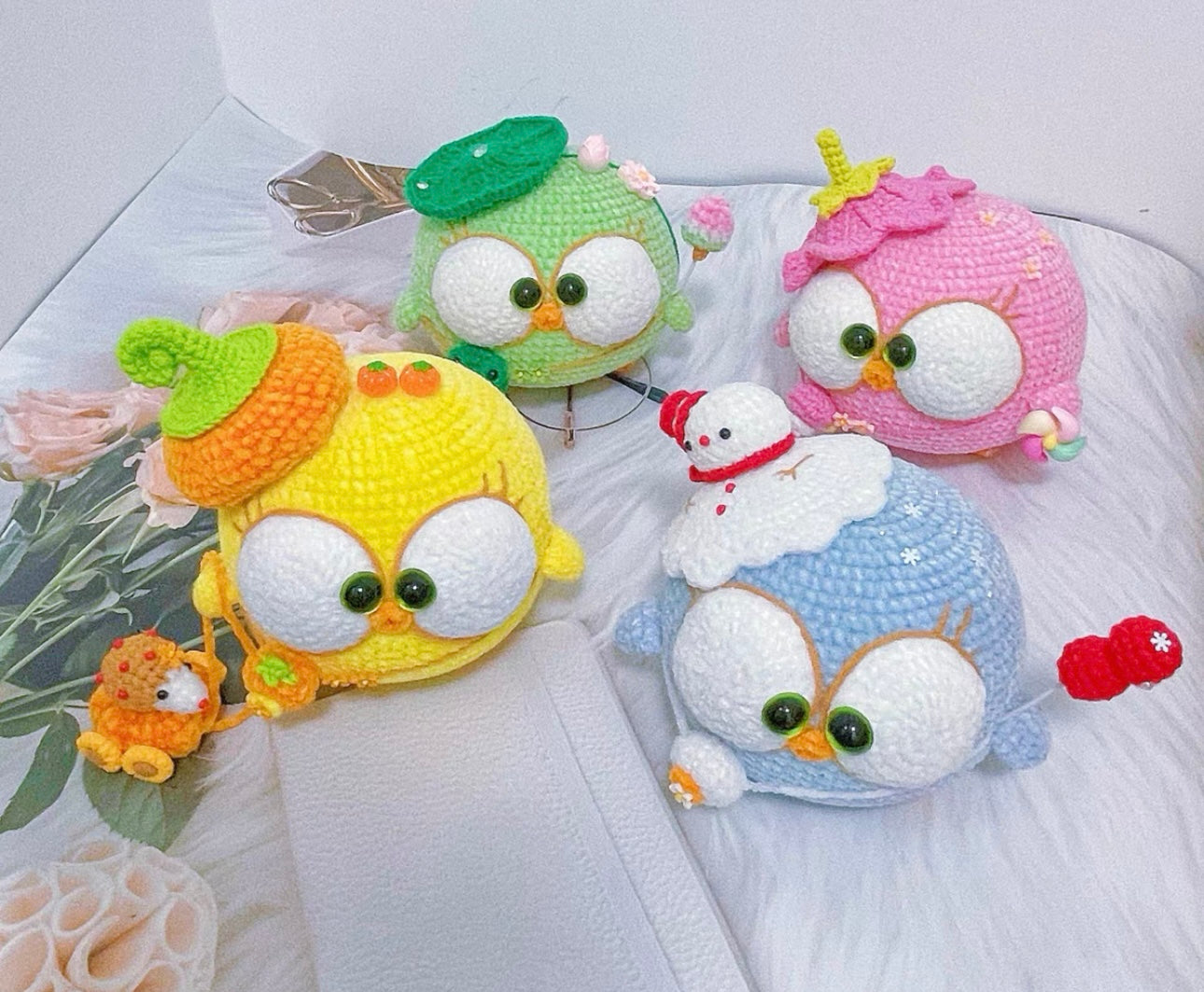 Crochet Fat Chicken/Angry Bird with Different Outfits(8~9 cm/3.1~3.5 inch)