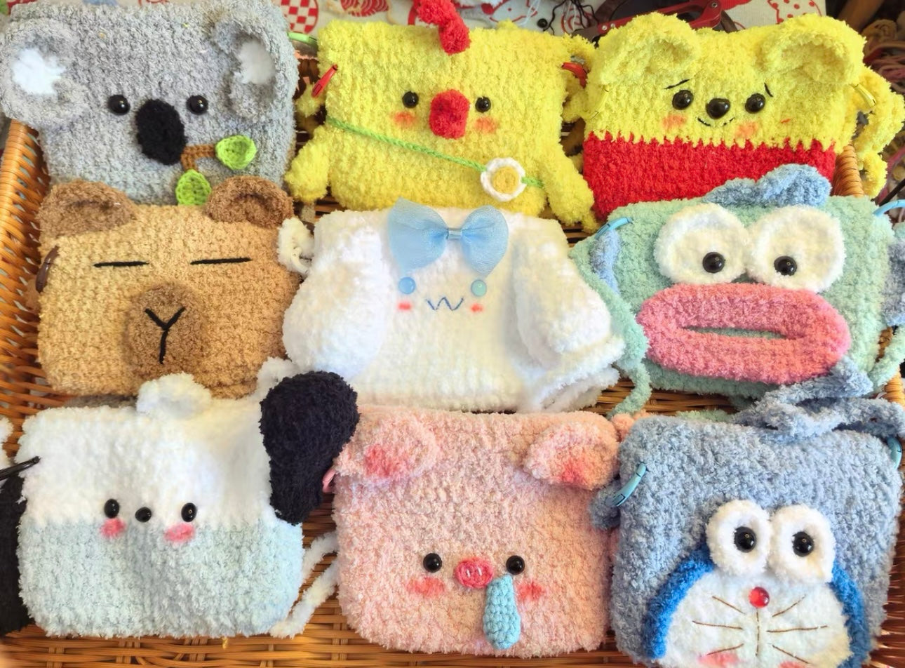 Crochet Pouch/Fishman/Frog/Capybara/Lotso/HelloKitty/dog/Pig/Kuromi/WinniethePool/Tiger/Mouse/Koala/Dog/Chicken(12 cm/4.8 inch)()