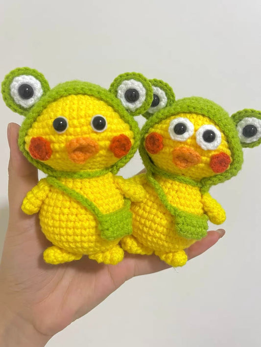 Crochet Duck with Frog Hat(13 cm/5.1 inch)