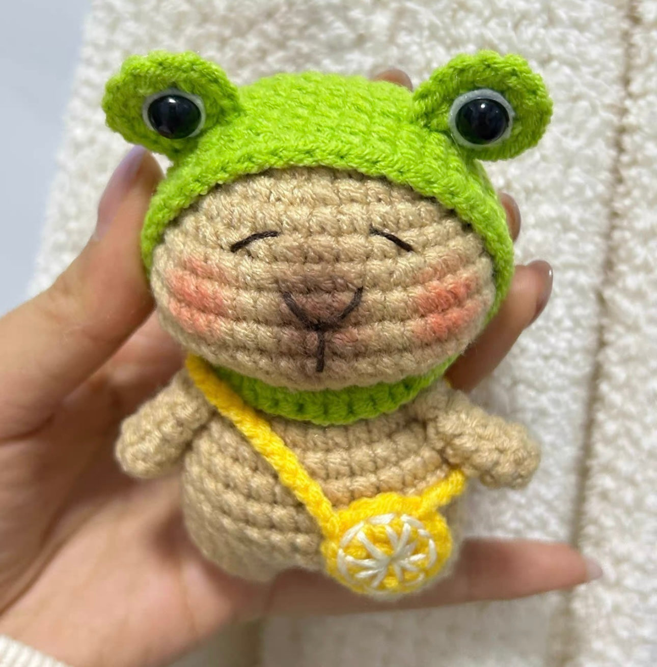 Crochet Capybara with Frog Hat(10 cm/3.9 inch)