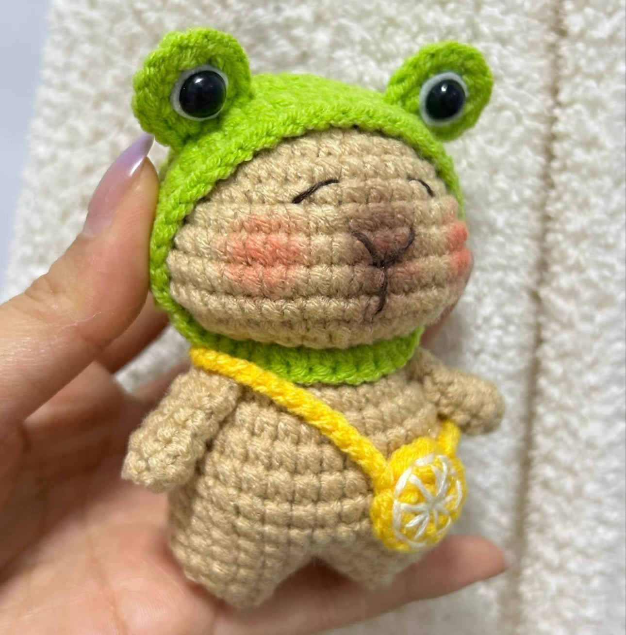 Crochet Capybara with Frog Hat(10 cm/3.9 inch)
