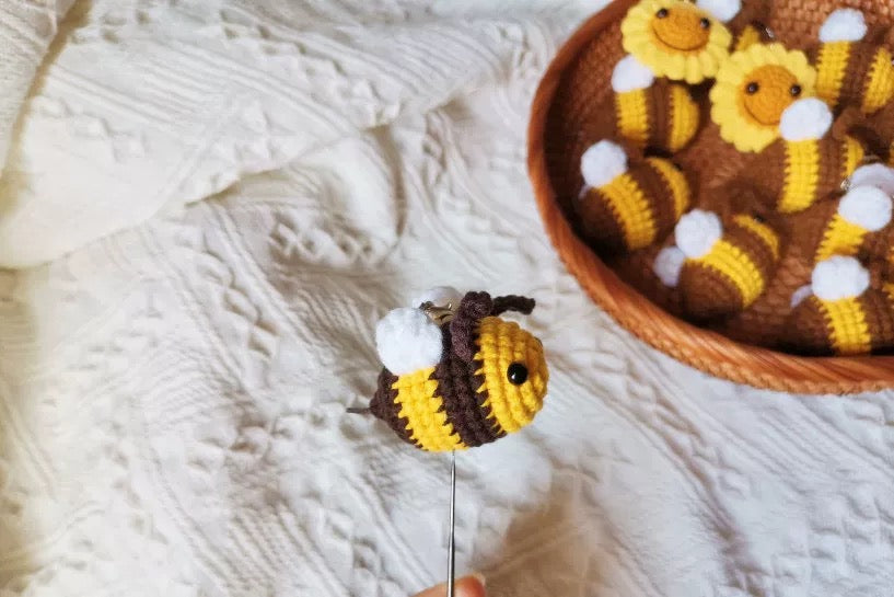 Crochet Bee Keychain(3 Sizes)