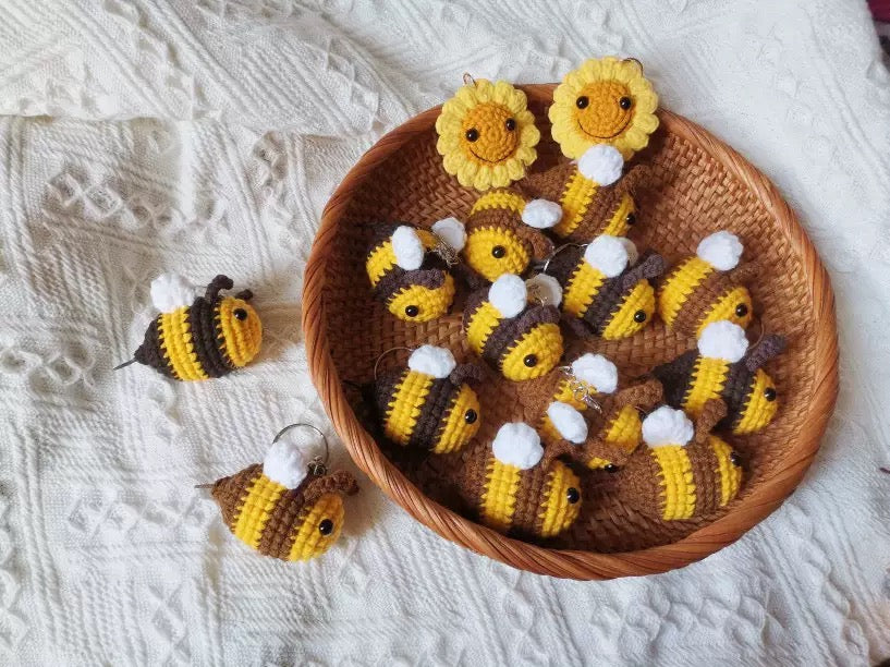 Crochet Bee Keychain(3 Sizes)