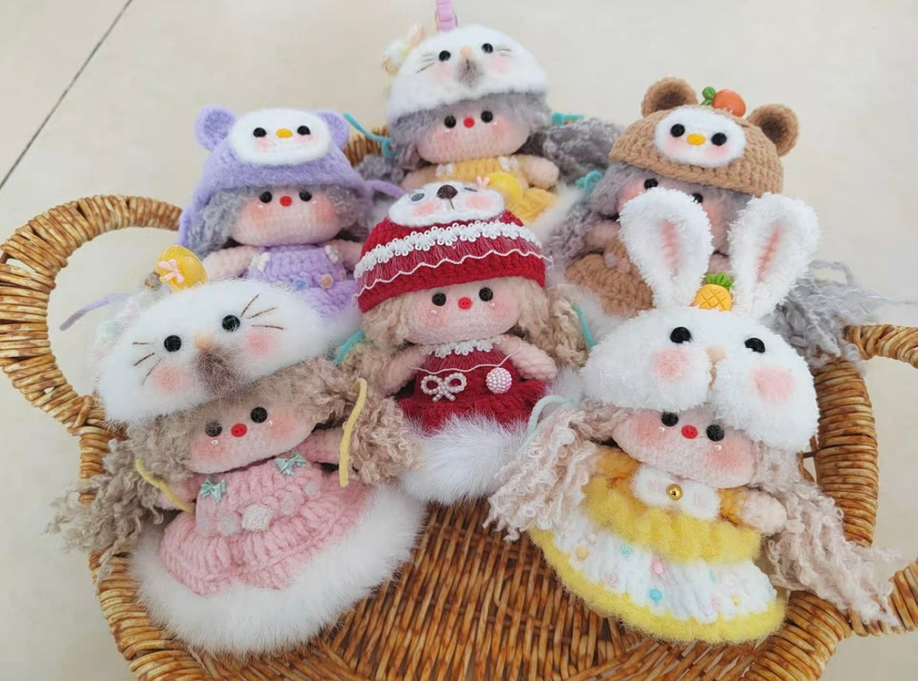 Crochet Magnetic Pig Girl/Head and Body can be Separated (Smell: 7 cm/2.8 inch;Medium: 11 cm/4.3 inch)